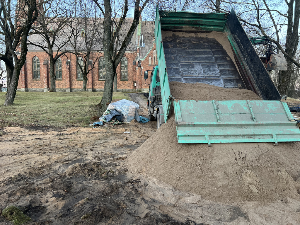 Grants un smilts piegāde