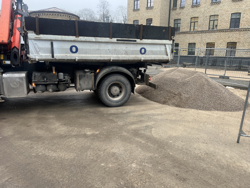 Šķembas ar pašizgāzēju