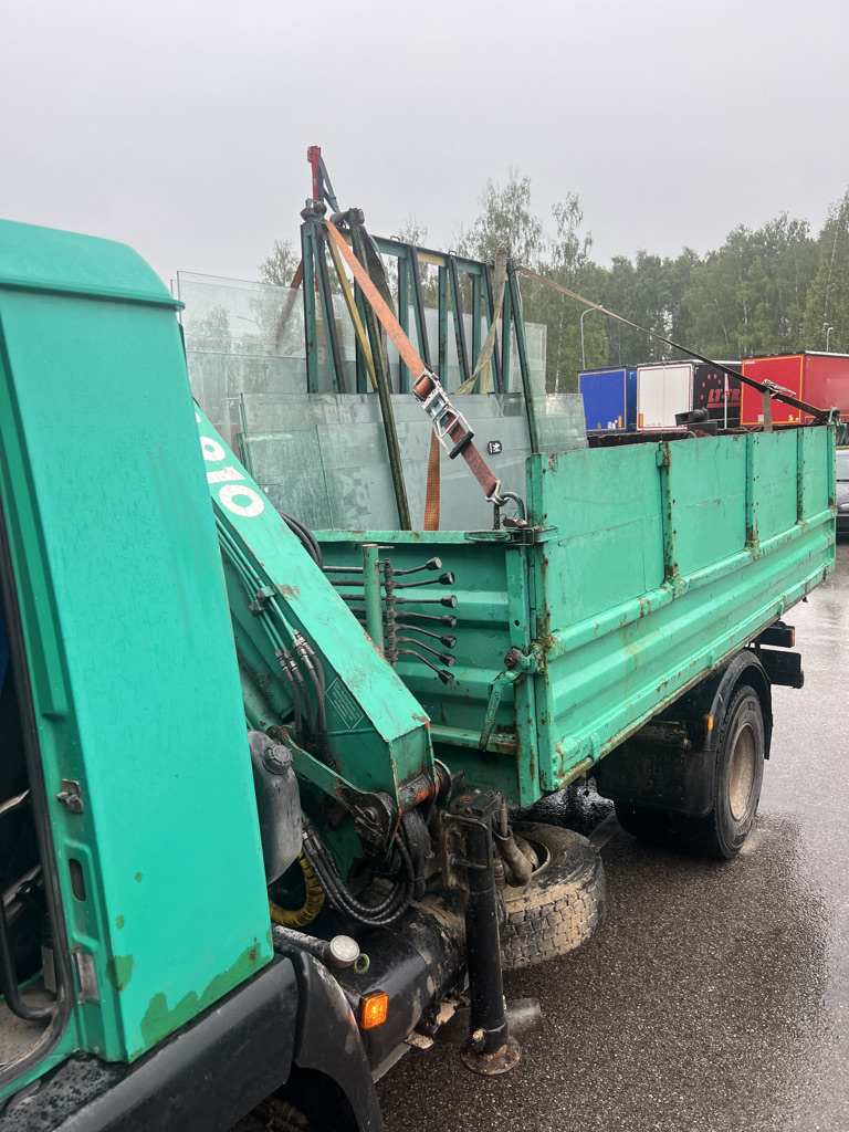 Stikla loksnes transport